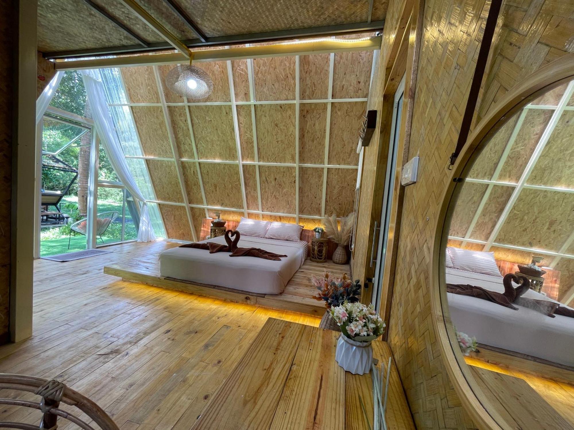 Coffee And Resort Koh Phayam Exterior photo